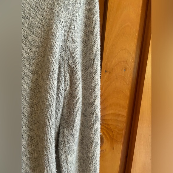 Nautica Men’s Long-Sleeve Off-White/Light Gray Sweater - Picture 7 of 9